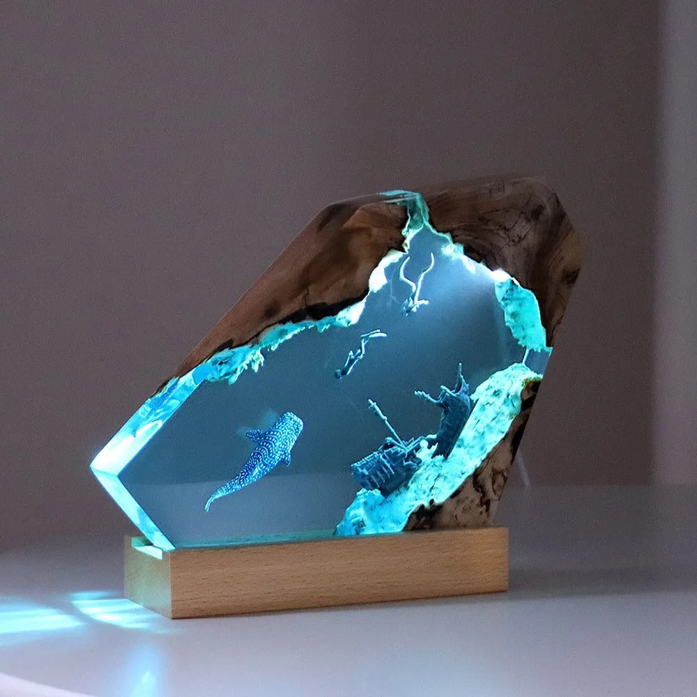 Nautilith – Resin Ocean Cliff Light