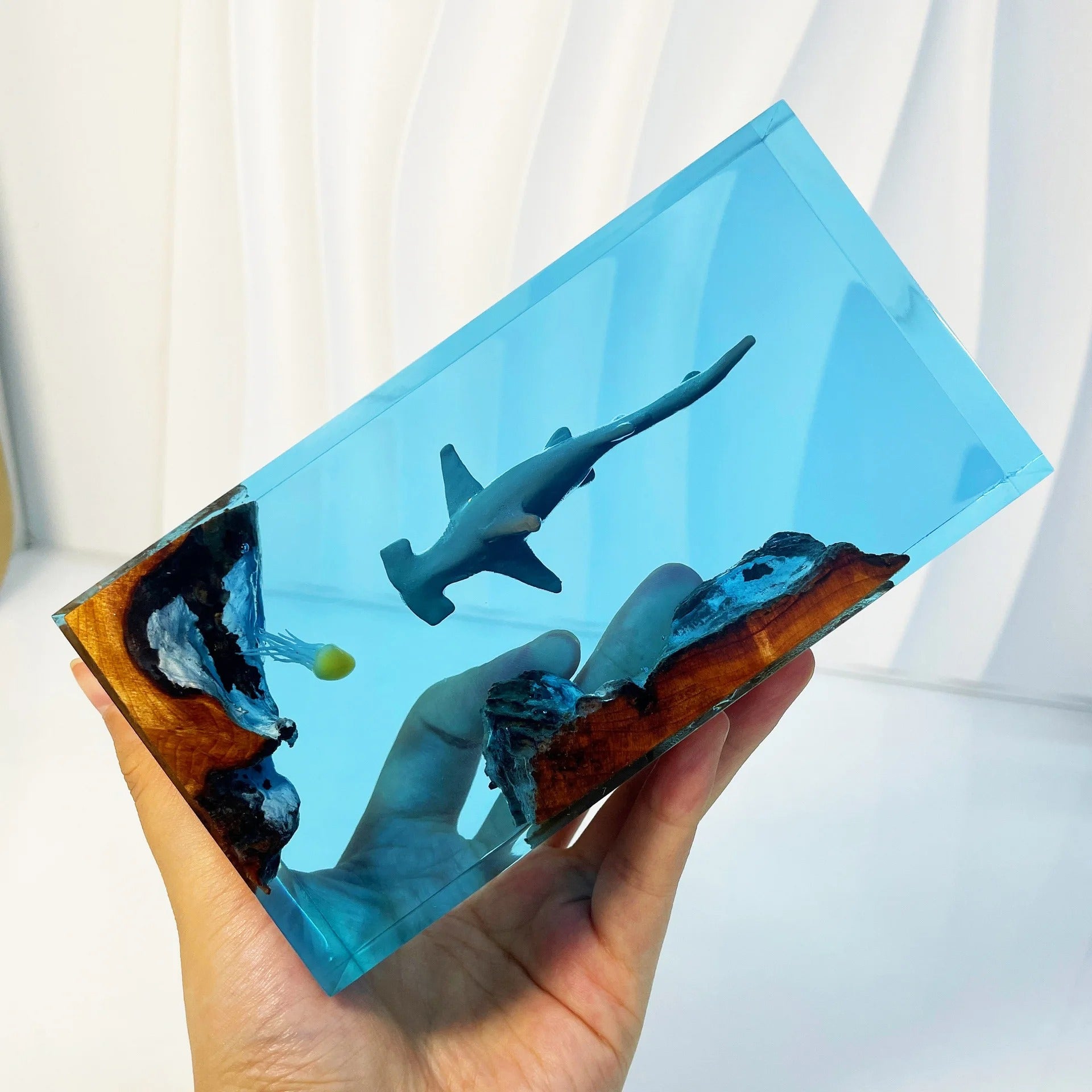 HammerGlow Reef – Shark Diver Resin Lamp