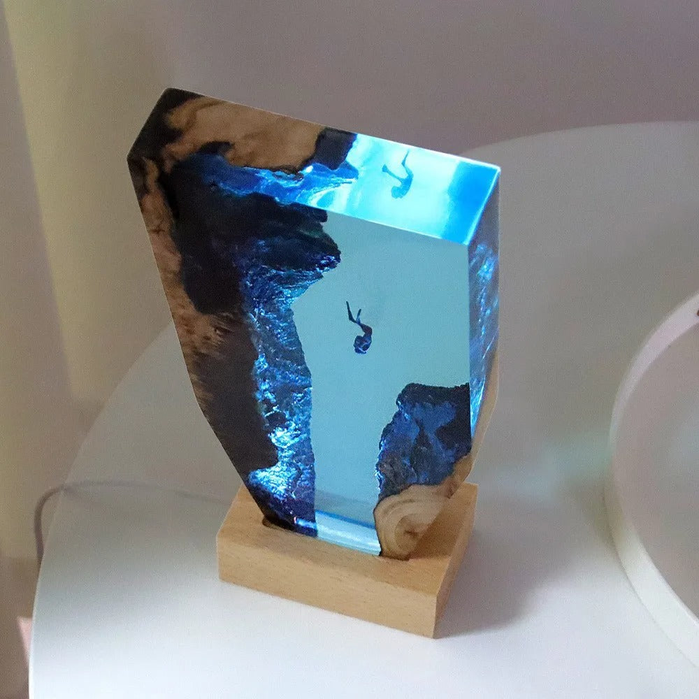 Ocean Depths Resin Divers Lamp