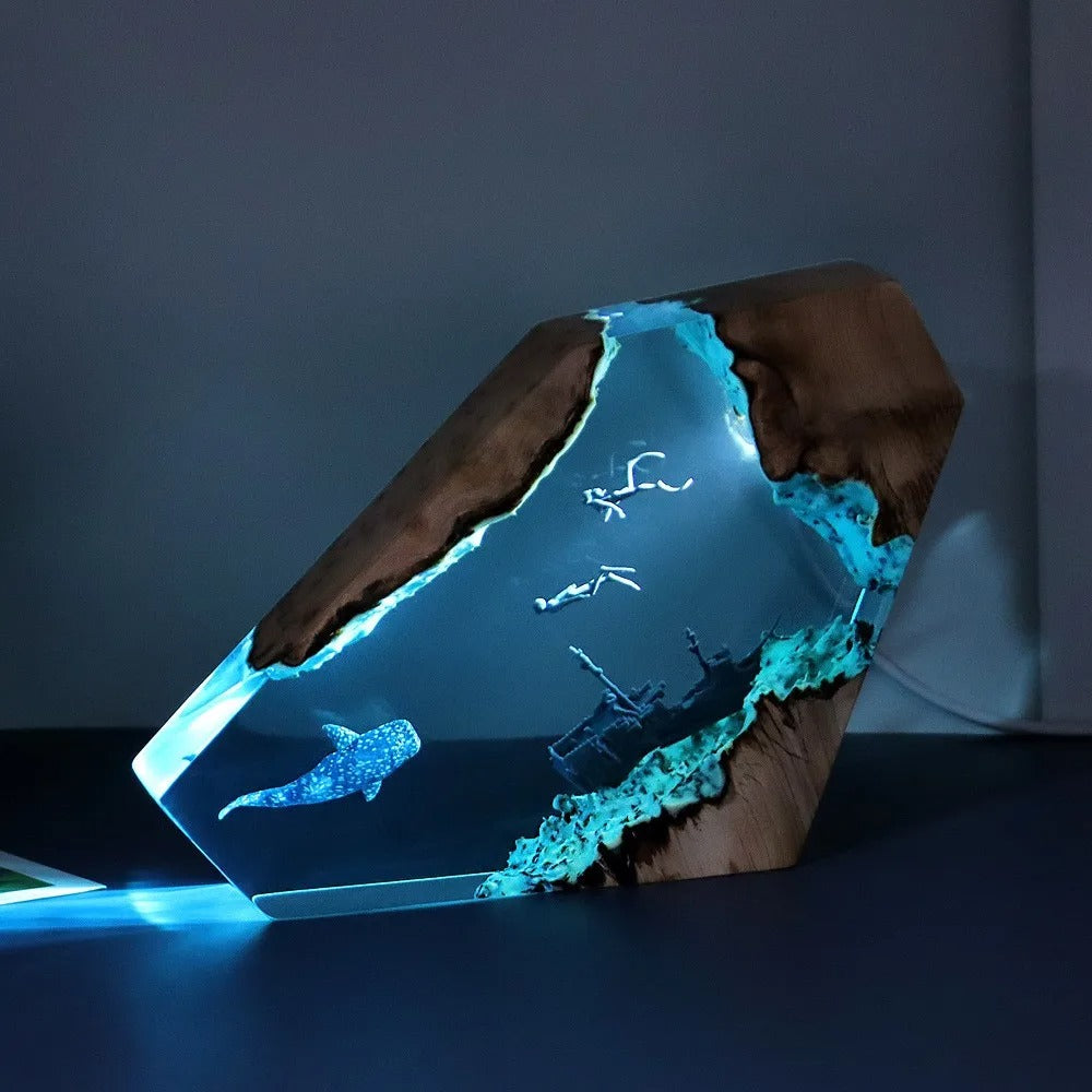 Nautilith – Resin Ocean Cliff Light