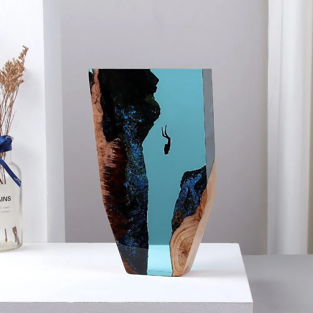 Ocean Depths Resin Divers Lamp