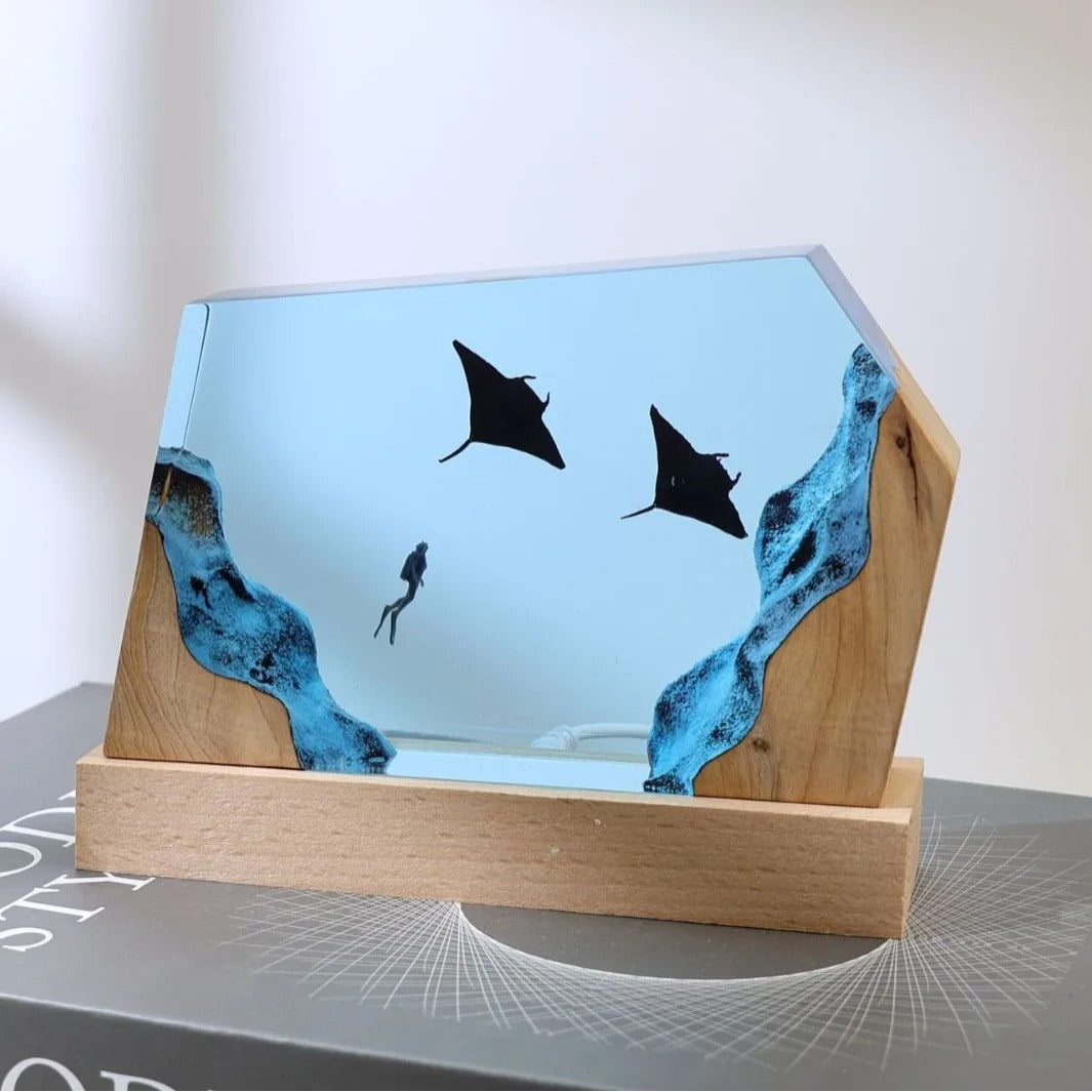 Abyssal Manta Resin LED Table Lamp