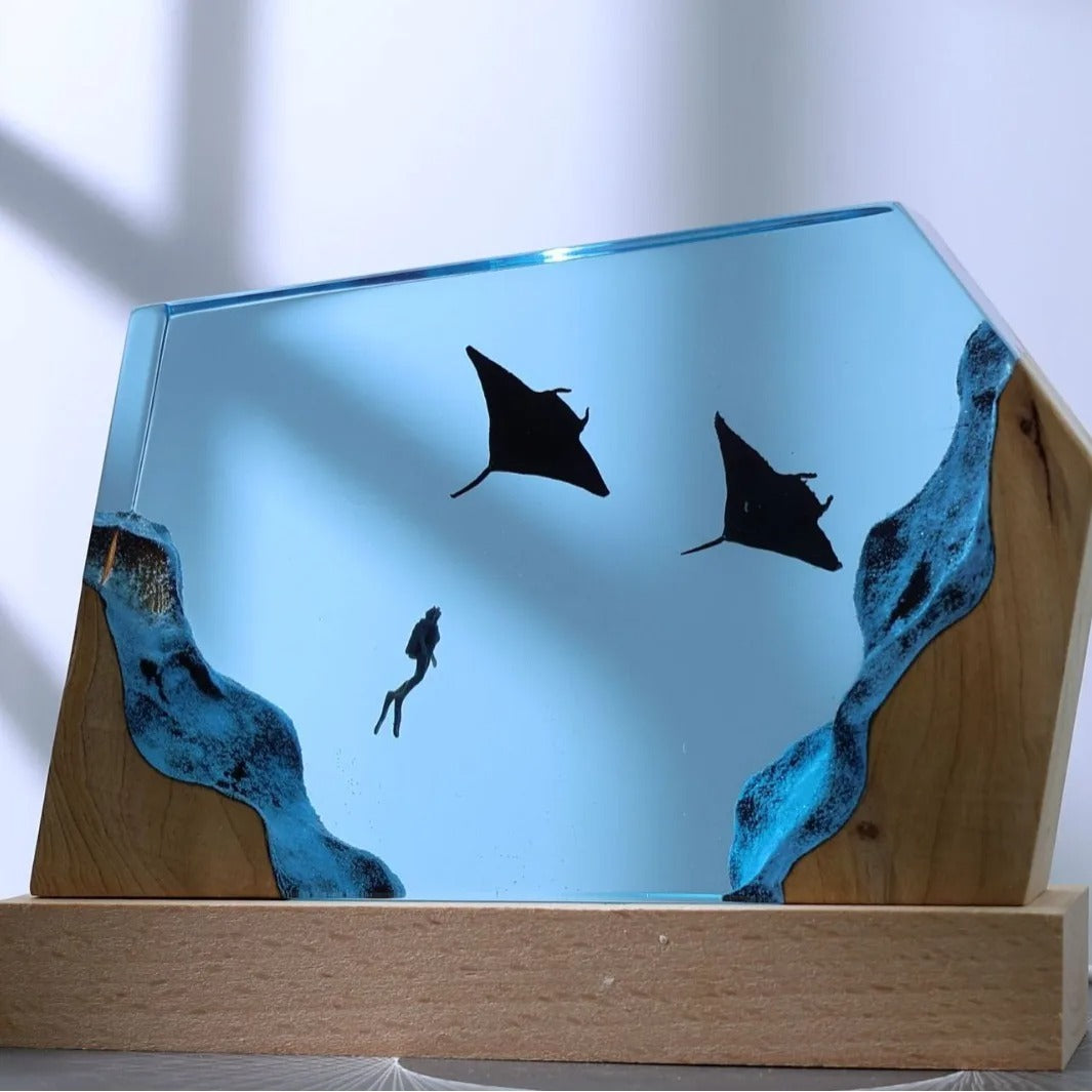 Abyssal Manta Resin LED Table Lamp