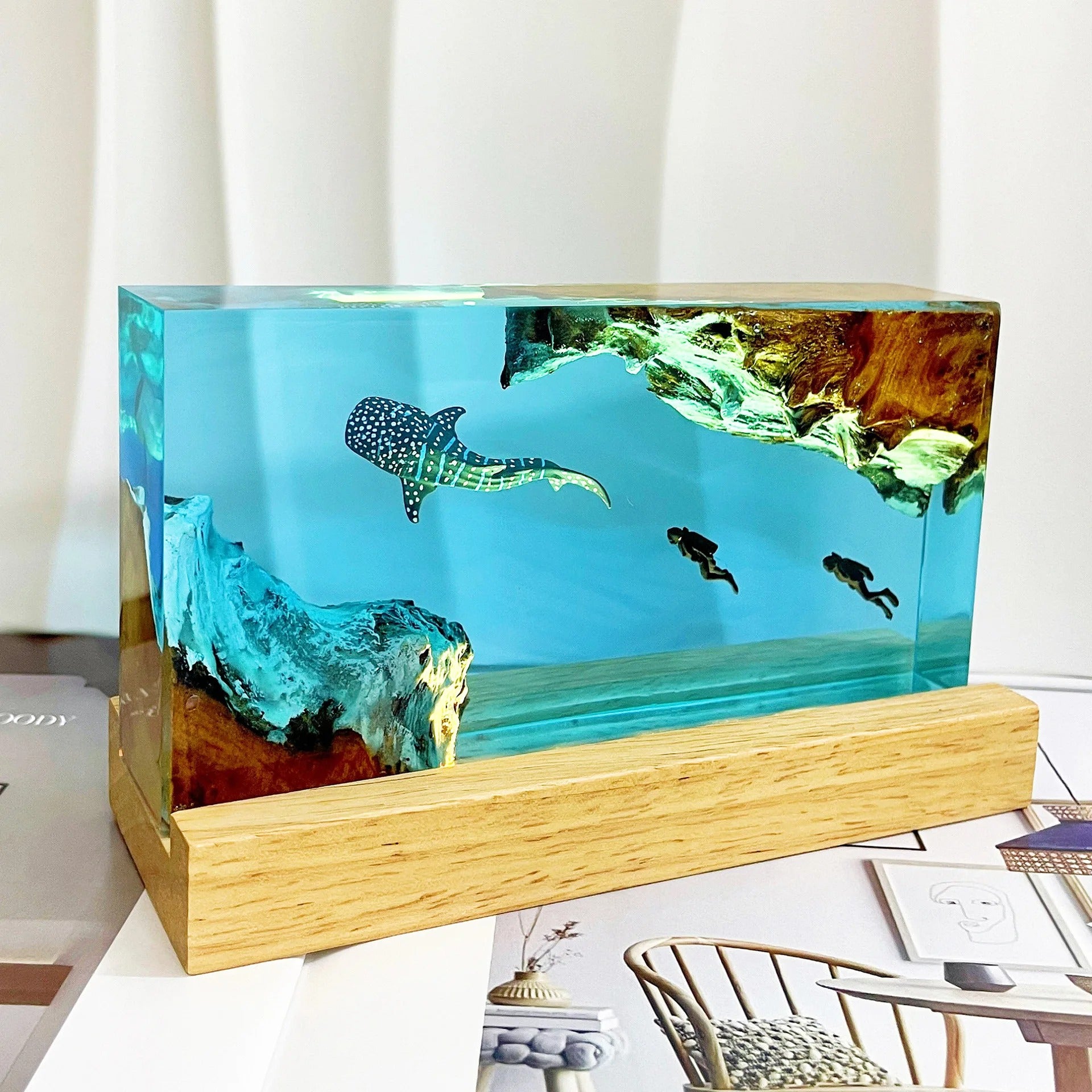 HammerGlow Reef – Shark Diver Resin Lamp