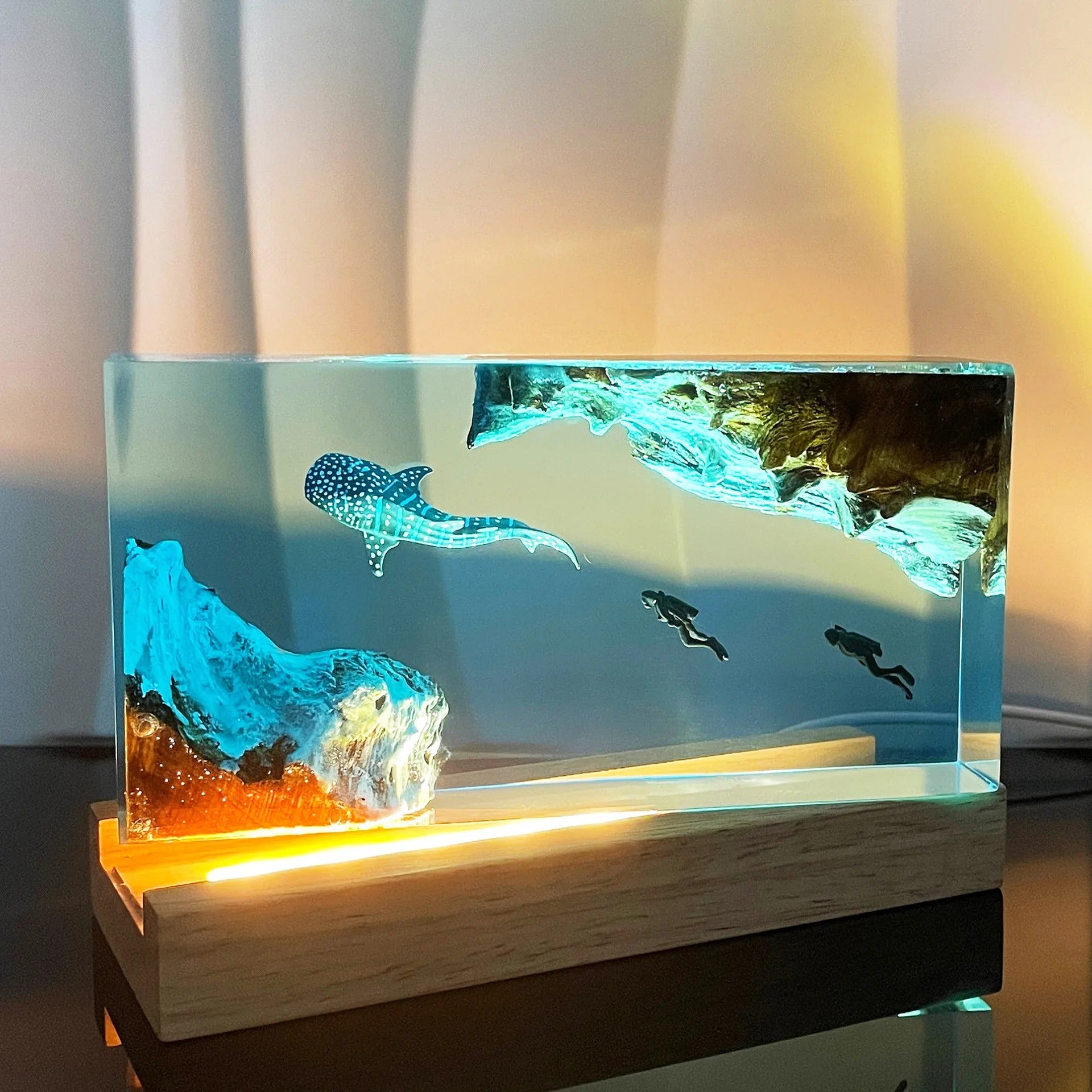 HammerGlow Reef – Shark Diver Resin Lamp